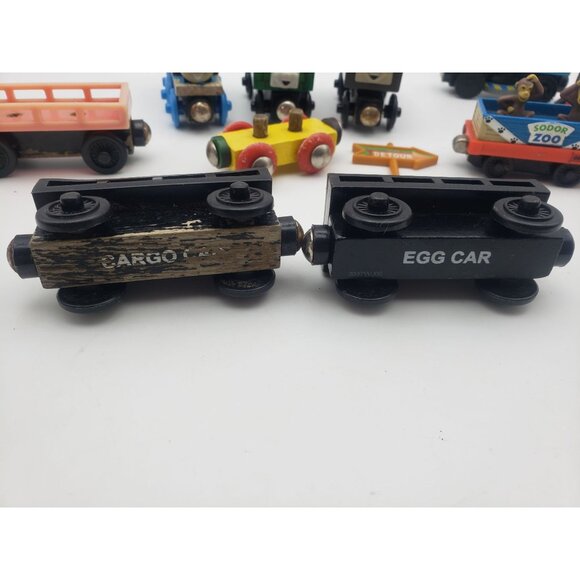 Thomas and Friends Wooden Train Lot Cargo Cars Sodor Zoo Detour Sign Vintage - Picture 4 of 5